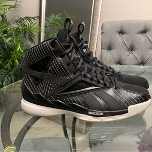 Reebok Kamikaze Black and White Men's Athletic Shoes 9.5